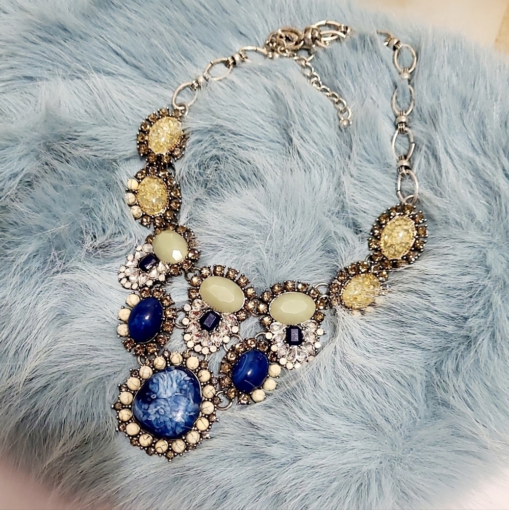 SOLD CHLOE & ISABEL TANGIER SOLADITE CHAMPAGNE CRYSTAL SILVER STATEMENT NECKL… - Picture 7 of 16